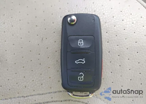 2019 Volkswagen Passat 2.0T Wolfsburg Edition z USA, uszkodzony, nr VIN 1VWLA7A36KC004855